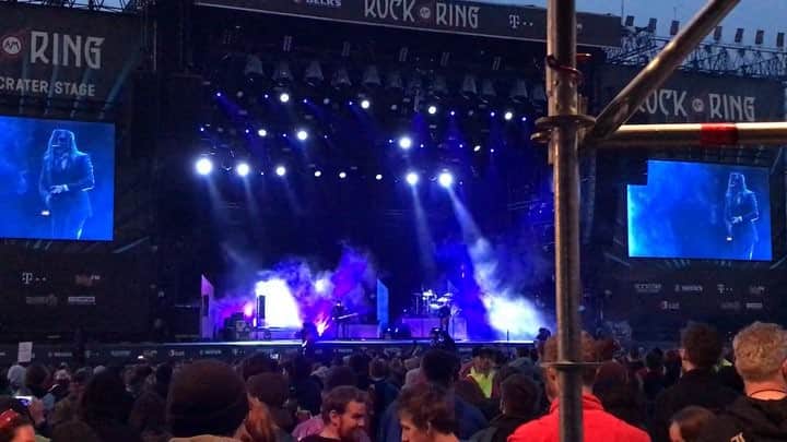 トム・リントンのインスタグラム：「@dustinlights did a great job last night lighting up @aperfectcircle @rockamringofficial」