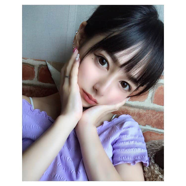 峯宇美七虹（みな氏）さんのインスタグラム写真 - (峯宇美七虹（みな氏）Instagram)「*﻿﻿ ナチュラルなカラコンを追い求める﻿﻿ みなお隊長が見つけた﻿﻿ マンスリーカラコン！！！﻿﻿ ﻿﻿ D orbのOlive！﻿﻿ ﻿﻿ 黒とか茶色の方が﻿﻿ ナチュラルじゃない？と思う子が﻿﻿ 多いと思うんだけど﻿﻿ Oliveとかの方が馴染むんだよ〜！﻿﻿ (個人的に)﻿﻿ ﻿ 今日いつもとメイク違うんだけど気づいたら凄い﻿ ﻿﻿ これもとってもおすすめカラコンの仲間入りです！﻿﻿ ﻿﻿ #カラコン #カラコンレポ #カラコン着画 #ホテラバ #ホテルラバーズ @hotel_lovers.official ﻿ #mom #momofgirls #momfashion #mamacode #fashion #fashionstagram  #ootd #ootdfashion #mina_code #ママ #女の子ママ #ママコーデ #今日のコーデ #美容 #メイク #makeup」6月2日 21時47分 - _mina37stagram_