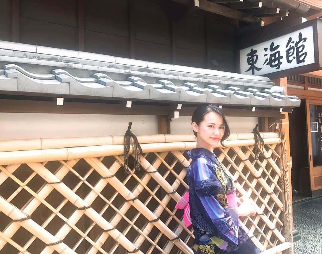 七尾エレナさんのインスタグラム写真 - (七尾エレナInstagram)「今年初浴衣👘 伊東を代表する老舗旅館 「#東海館」で浴衣を着付けてもらい伊東を散策 ✳︎ 地元のお祭りに参加したり 海辺を浴衣で歩いたり 夏にしたいって思ってたこと全部叶えられた♡ ✳︎ 6/23から東海館で浴衣レンタルスペースが オープンするそうです✨ 今回は先行で体験してきましたが とってもおすすめ♡ ✳︎ #伊東市 #伊東温泉 #浴衣 #浴衣レンタル #東海館 #浴衣でお散歩」6月3日 11時22分 - elenananao