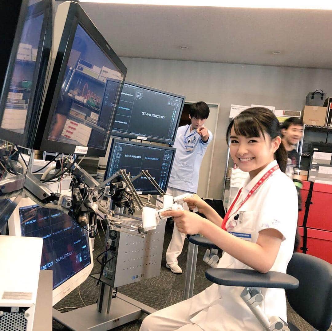 Tbs ブラックペアン さんのインスタグラム写真 Tbs ブラックペアン Instagram 第7話放送まであと1時間 カエサルを触ってみた美和ちゃん 世良くんに見つかっちゃった ブラックペアン Tbs 竹内涼真 葵わかな それではこの後9時からお