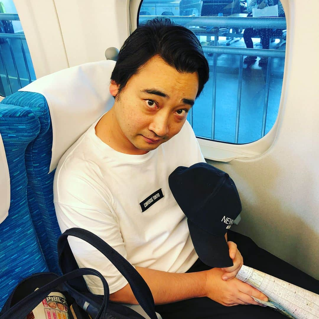 太田博久さんのインスタグラム写真 - (太田博久Instagram)「広島での仕事を終えて、東京に帰ると思いきや、途中の岡山で下車して、16時過ぎから桃太郎像の前で単独ライブのチケット即売会を行います。ぶらり途中下車単独ライブチケット手売りの旅です。是非興味ある方は！」6月3日 15時34分 - hirohisaota