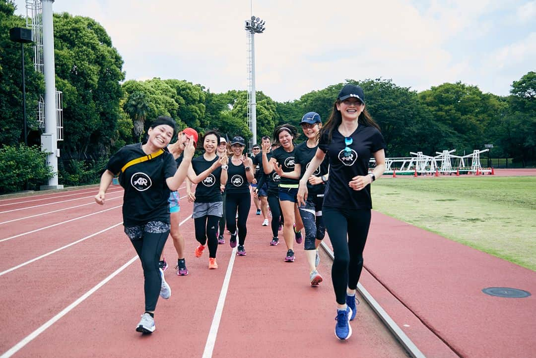 湯田友美さんのインスタグラム写真 - (湯田友美Instagram)「ARsession -3000+2000+1000 -全員relay 200m×11人/8team 休日に、全力で1000のタイムトライアルをさせられ、200のリレーで白熱する大人たち🤣💕not bad😏 そんなみんなを見て喜ぶ私😁 ・ Like moving and smiling after running😊🤞then grab a coffee then took a nap🤤perfect holiday😏💕Esp lose my left earring😟😭 ・ #adidasrunners  #adidasrunnerstokyo #running #holiday #training #mysession #takeanap #track #ランニング #トレーニング #昼寝 #休日 #休日の過ごし方 #左耳のピアス #落としました 😒#丸いゴールドのピアス #織田フィールド #見つけたら連絡ください 笑 #切実に 😂🙏」6月3日 15時49分 - yudatomomi