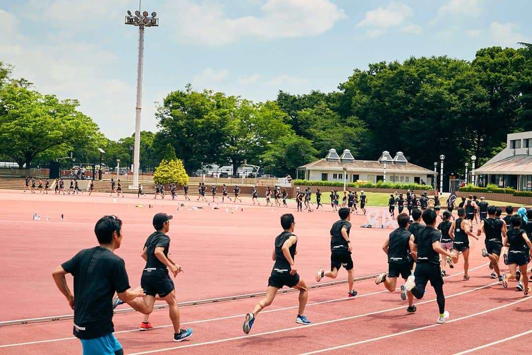 湯田友美さんのインスタグラム写真 - (湯田友美Instagram)「ARsession -3000+2000+1000 -全員relay 200m×11人/8team 休日に、全力で1000のタイムトライアルをさせられ、200のリレーで白熱する大人たち🤣💕not bad😏 そんなみんなを見て喜ぶ私😁 ・ Like moving and smiling after running😊🤞then grab a coffee then took a nap🤤perfect holiday😏💕Esp lose my left earring😟😭 ・ #adidasrunners  #adidasrunnerstokyo #running #holiday #training #mysession #takeanap #track #ランニング #トレーニング #昼寝 #休日 #休日の過ごし方 #左耳のピアス #落としました 😒#丸いゴールドのピアス #織田フィールド #見つけたら連絡ください 笑 #切実に 😂🙏」6月3日 15時49分 - yudatomomi