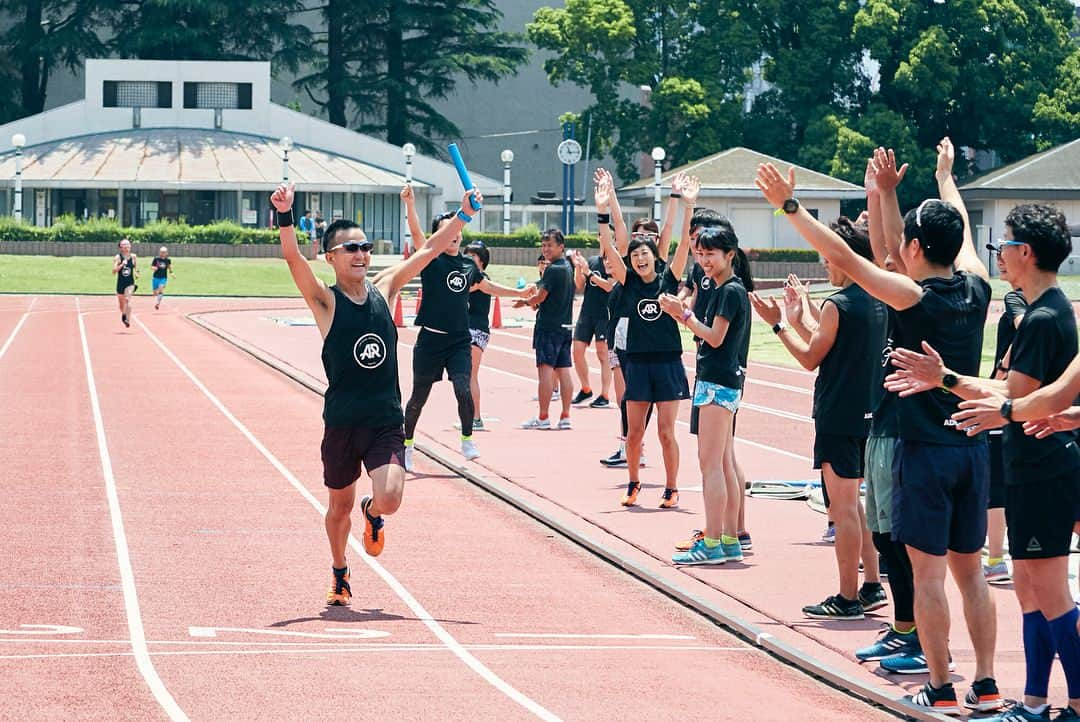 湯田友美さんのインスタグラム写真 - (湯田友美Instagram)「ARsession -3000+2000+1000 -全員relay 200m×11人/8team 休日に、全力で1000のタイムトライアルをさせられ、200のリレーで白熱する大人たち🤣💕not bad😏 そんなみんなを見て喜ぶ私😁 ・ Like moving and smiling after running😊🤞then grab a coffee then took a nap🤤perfect holiday😏💕Esp lose my left earring😟😭 ・ #adidasrunners  #adidasrunnerstokyo #running #holiday #training #mysession #takeanap #track #ランニング #トレーニング #昼寝 #休日 #休日の過ごし方 #左耳のピアス #落としました 😒#丸いゴールドのピアス #織田フィールド #見つけたら連絡ください 笑 #切実に 😂🙏」6月3日 15時49分 - yudatomomi