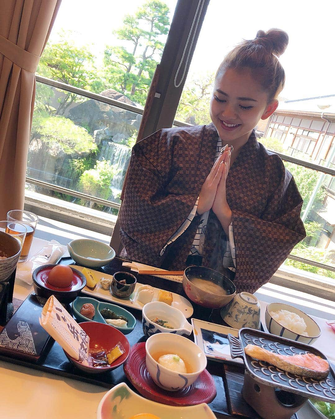 カレンさんのインスタグラム写真 - (カレンInstagram)「今日の朝👘🇯🇵☀️ 昨日の夕方から思いつきで、相方の @cjd_sakura と行動し始めて、ステキな温泉旅館にたどり着きました♨️😚 朝までゆっくりして、すぐ東京にもどってきて、今日はこれから @eyeland_fes にて踊ります‼︎👯‍♀️🌈 #cyberjapan #cyberjapandancers #dancer #eyeland #fes #cjd_karen #gm #日本の朝 #dayoff #happy #温泉 #山梨」6月3日 15時52分 - cjd_karen