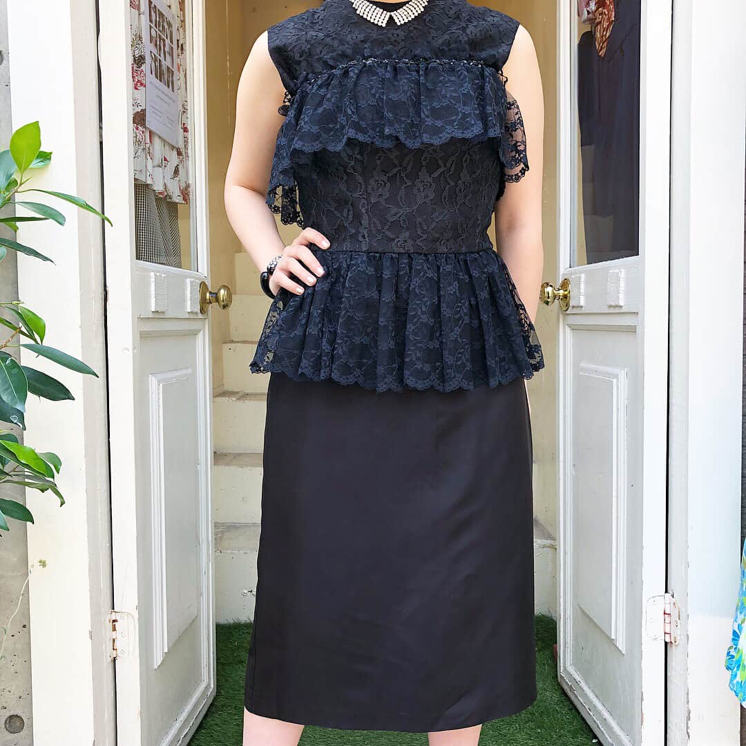 NUTTY Vintage&Collectibleさんのインスタグラム写真 - (NUTTY Vintage&CollectibleInstagram)「-NUTTY VINTAGE FORMAL&WEDDING FAIR- Instagram@nutty_boutiqueにてパーティー向けのblack dressをご紹介しております。 是非ご覧くださいませ。 . #nutty#vintageshop#boutique#osaka#horie#japan#ootd#fashion#vintagestyle#vintagefashion#vintagewear#used#vintage#大阪#堀江#南堀江#古着#古着屋#古着女子#ヴィンテージ#ビンテージ#ootd#コーディネート#coordinate#ファッション#大阪古着#ヴィンテージショップ#60s#blackdress#jewelry」6月3日 18時38分 - nutty_vintage