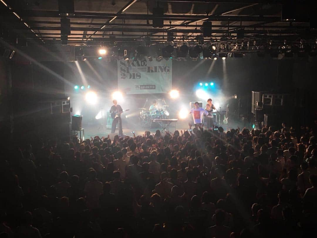 のインスタグラム：「. サカスプ、HOWL BE QUIETのダイアモンドホールに来てくれた方、本当にありがとうございました！！ 嬉しかった。 俺から言えるのはそれだけで、 今こうやって最高の景色が見れてるのは 当たり前じゃないんだなって。 みんなに感謝してます！(*^^*) 5年間の集大成に1番でかいこのダイアモンドホールに出るのが一つ夢でした！ ままだまだこれからも夢が続いていきますように✨ 次は6月30日サマラバ。 また元気な顔でみんなと会いにいきます！！ 待ってるね！！ 今日は名古屋ダイアモンドホールに来てくれて、本当にありがとう！！✨ . #howlbequiet #サカスプ #バンド #ライブ #自分らしく #ベーシスト #名古屋 #旅 #栄 #ダイアモンドホール #最高 #幸せ #みんなありがとう」