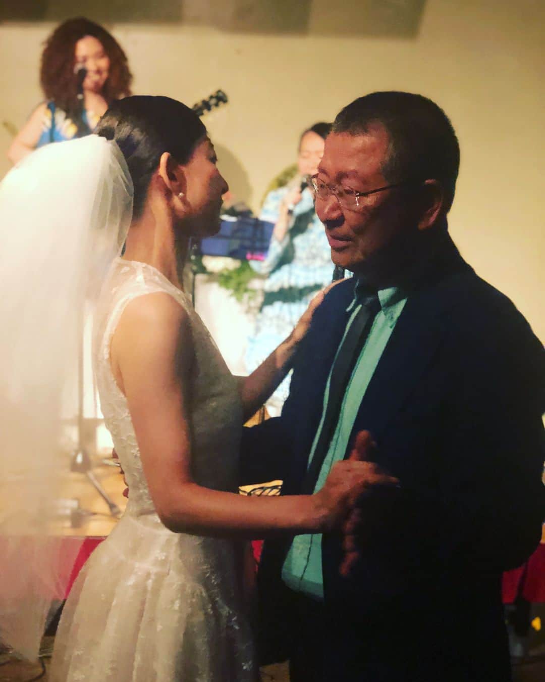 長尾悦美さんのインスタグラム写真 - (長尾悦美Instagram)「Happy wedding ♡♡♡ 音楽が大好きな2人の結婚パーティー。  ゲストが豪華！！みんなで呑んで、踊って楽しい夜でした☺︎ おめでとうございます㊗️」6月4日 10時13分 - yoshiminagao