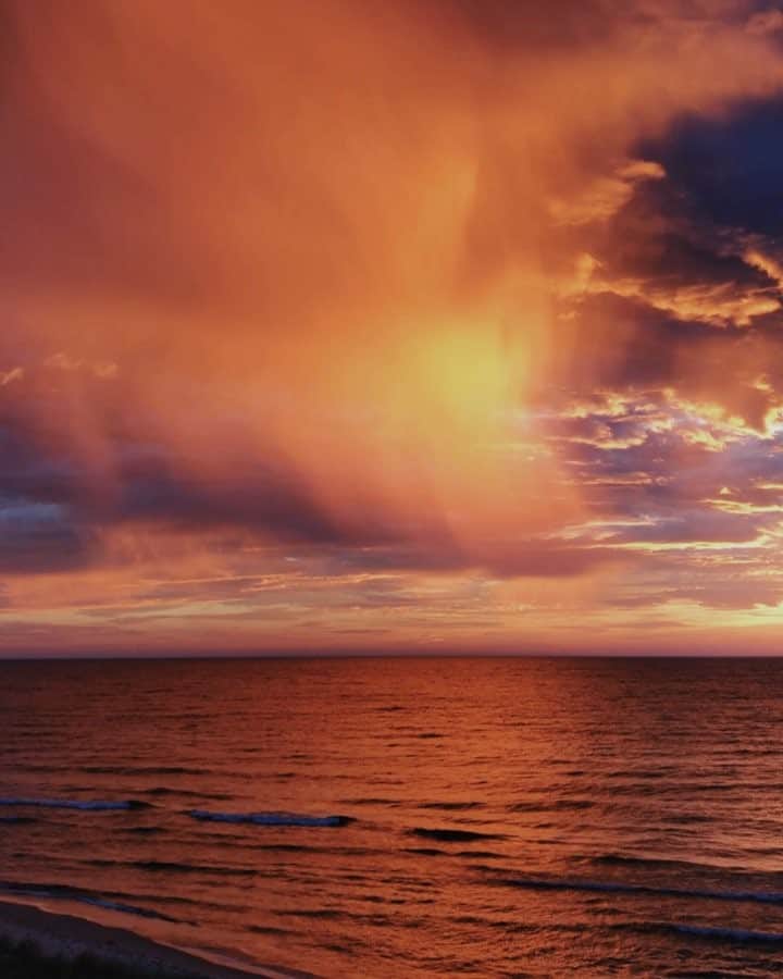 Kyle Kuiperのインスタグラム：「Missing Michigan 🌅」
