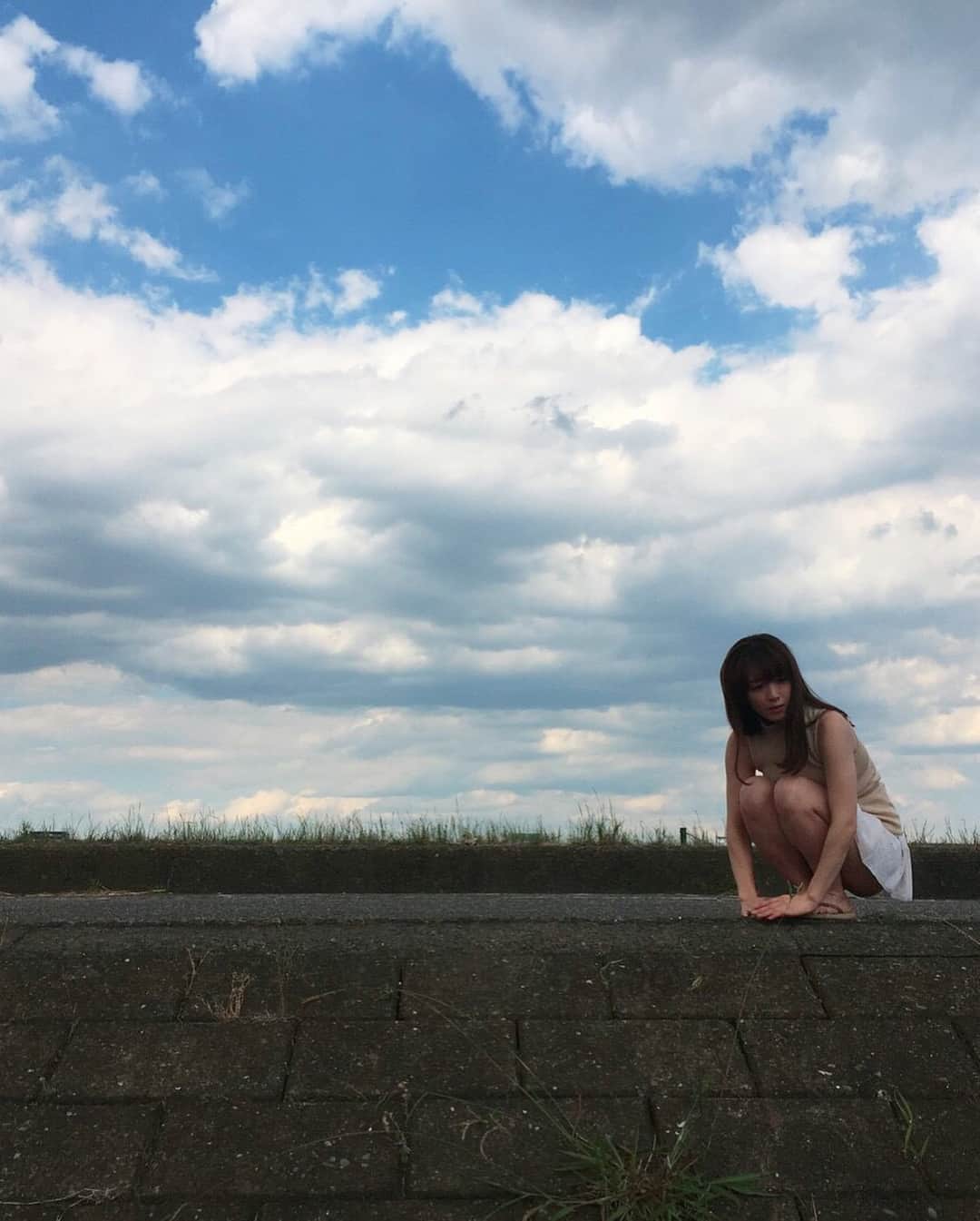 園都さんのインスタグラム写真 - (園都Instagram)「. 今日は1年ぶりに  @shuji_kobayashi_photography さんに 撮影してもらいました😘 あれから1年経ったなんて、、早いな〜  夏の訪れを感じる。 #gravure #グラビア #miyakosono #園都」6月4日 19時30分 - miyakosono_official