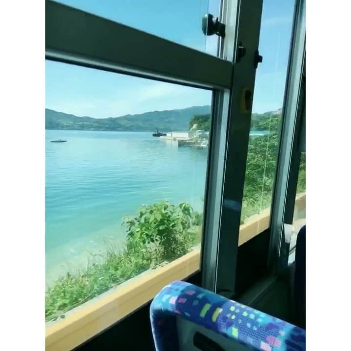 河村綾奈のインスタグラム：「空が大きくて、海が近くて、 風が柔らかくて、 磯の香りがするこの島が大好きです(*^^*) でも一番のパワースポットは、祖父母の家。 会えて嬉しかった✨ #周防大島」