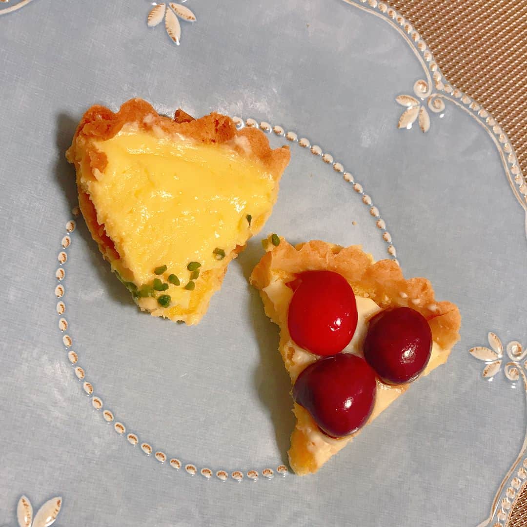 小澤陽子さんのインスタグラム写真 - (小澤陽子Instagram)「in private❁  れいなさんが作ったケーキをいただきました…😭😭💖 . . #手作りって嬉しい❤︎ #タルト🥧 #美味しかった💛 #ご馳走さまでした🙏🏻 #ミュージカル #アメリ 観ました🎵 映画もいいけど🎞 “生”って、やっぱりいいですね😍 独特の世界観が面白かったなぁあ🇫🇷✨ 映画また見直そうっと😊」6月5日 10時41分 - yoko.ozawa729