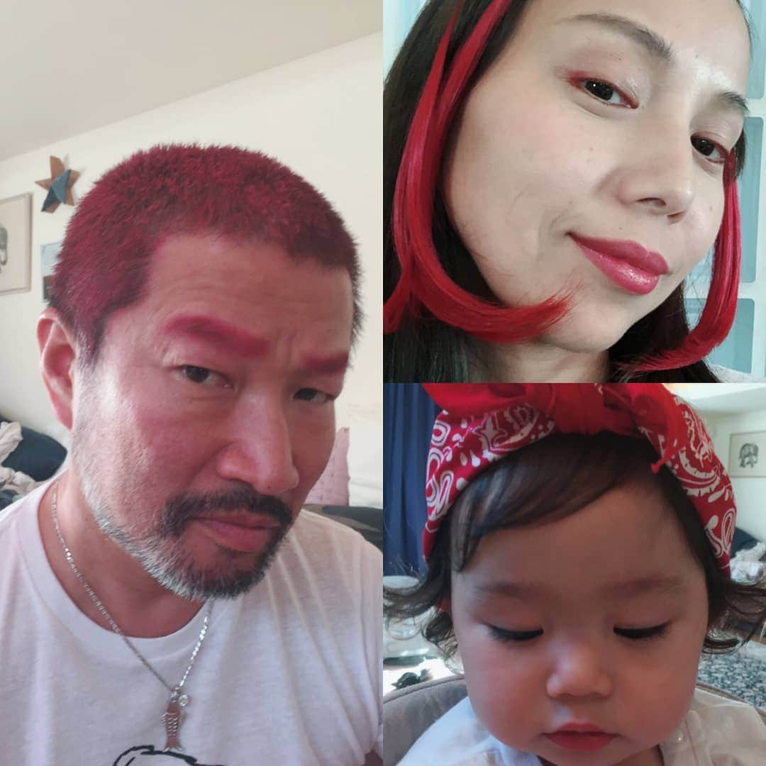 江口ともみさんのインスタグラム写真 江口ともみinstagram あまりにもsomething Red がかっこよすぎる家族 キム兄髪と髭が赤かった 寝ちゃった娘ちゃんを見守るもぐたろう 60最と1歳 いつももぐたろうと話してるキム兄 キム兄 木村祐一 西方凌