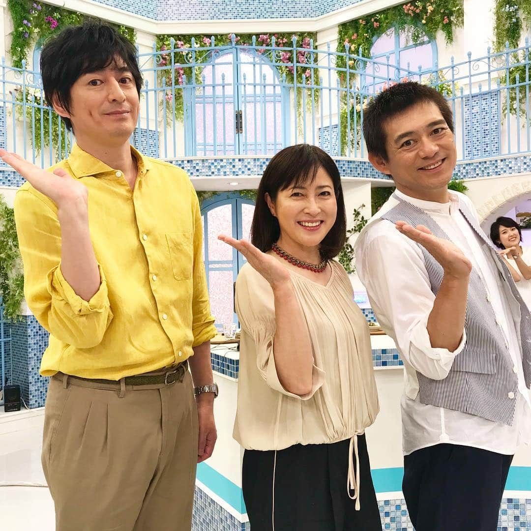 あさイチさんのインスタグラム写真 - (あさイチInstagram)「大吉さんと“はなまる”さん💮 #岡江久美子 さん  #博多華丸大吉 さん #はなまる×2 #近江友里恵 アナ  #nhk  #あさイチ  #8時15分から」6月5日 10時47分 - nhk_asaichi