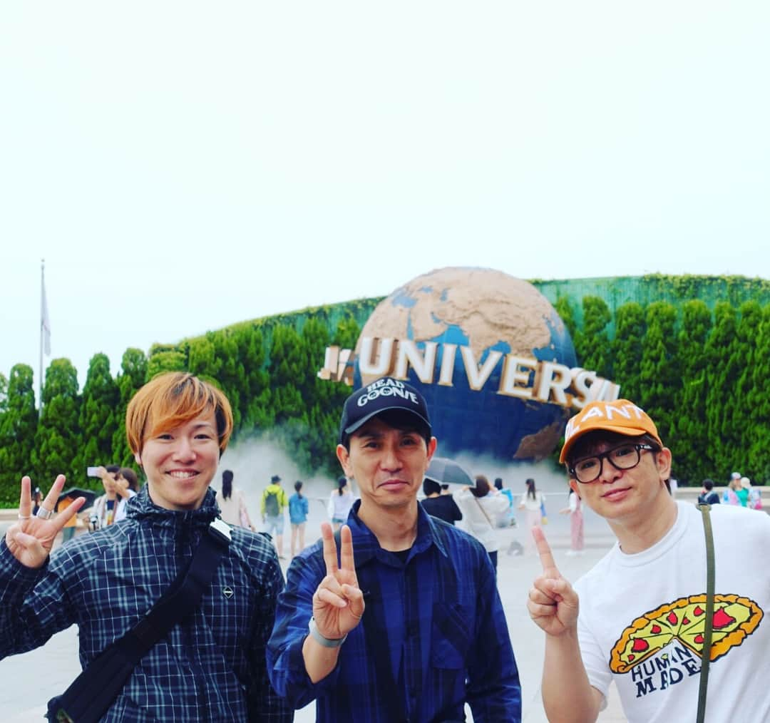 濱口優さんのインスタグラム写真 - (濱口優Instagram)「#濱口三兄弟 #長男 #優 #芸人 #次男 #秀二 #俳優 #三男 #善幸 #占い師 #大阪 #USJ  #ユニバーサルスタジオジャパン」6月5日 20時03分 - hamaguchi_masaru