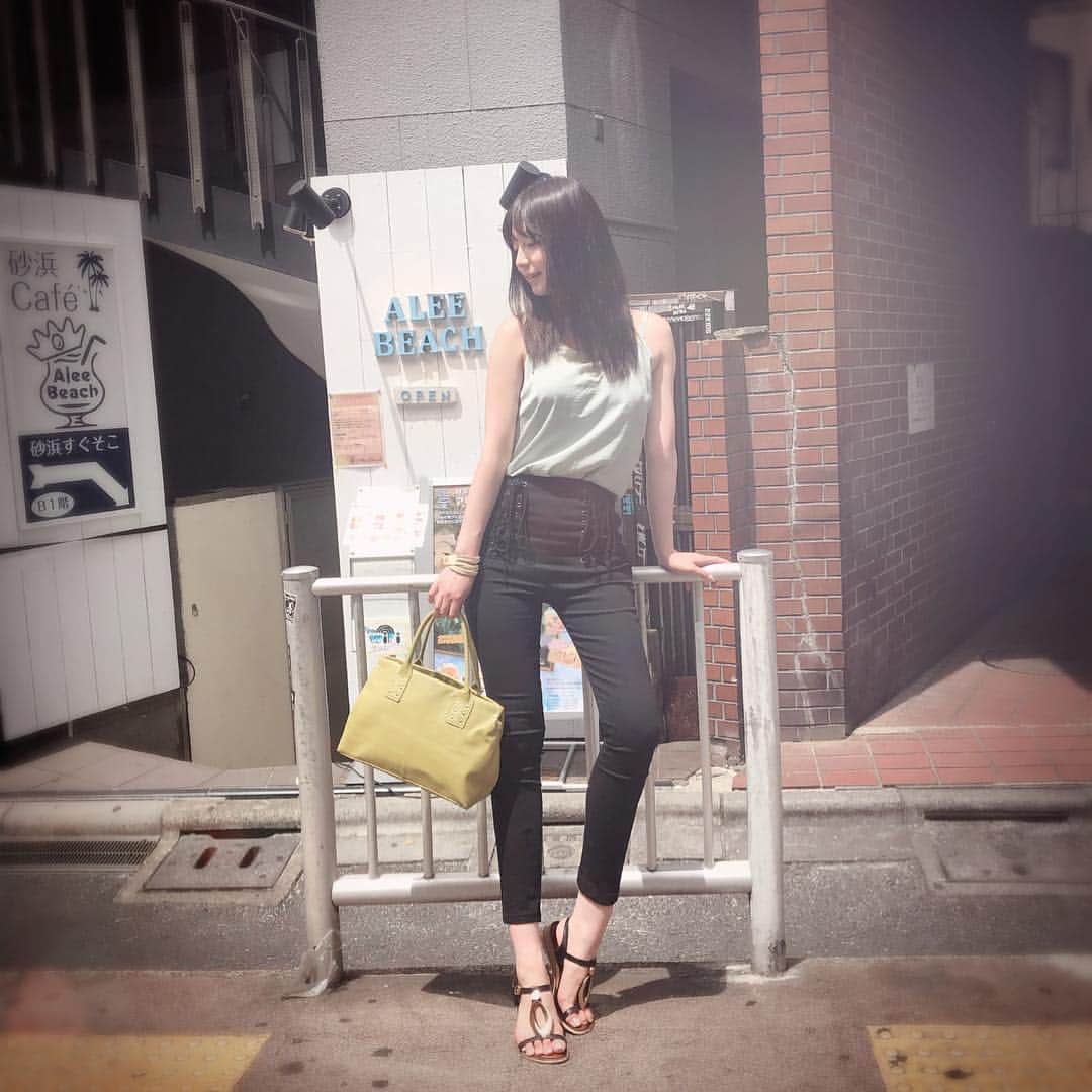 堀尾実咲のインスタグラム：「👼🍈 #cordinate #fashion #portrait  #tops #DURAS #bottom #Darich #shoes #R&E」