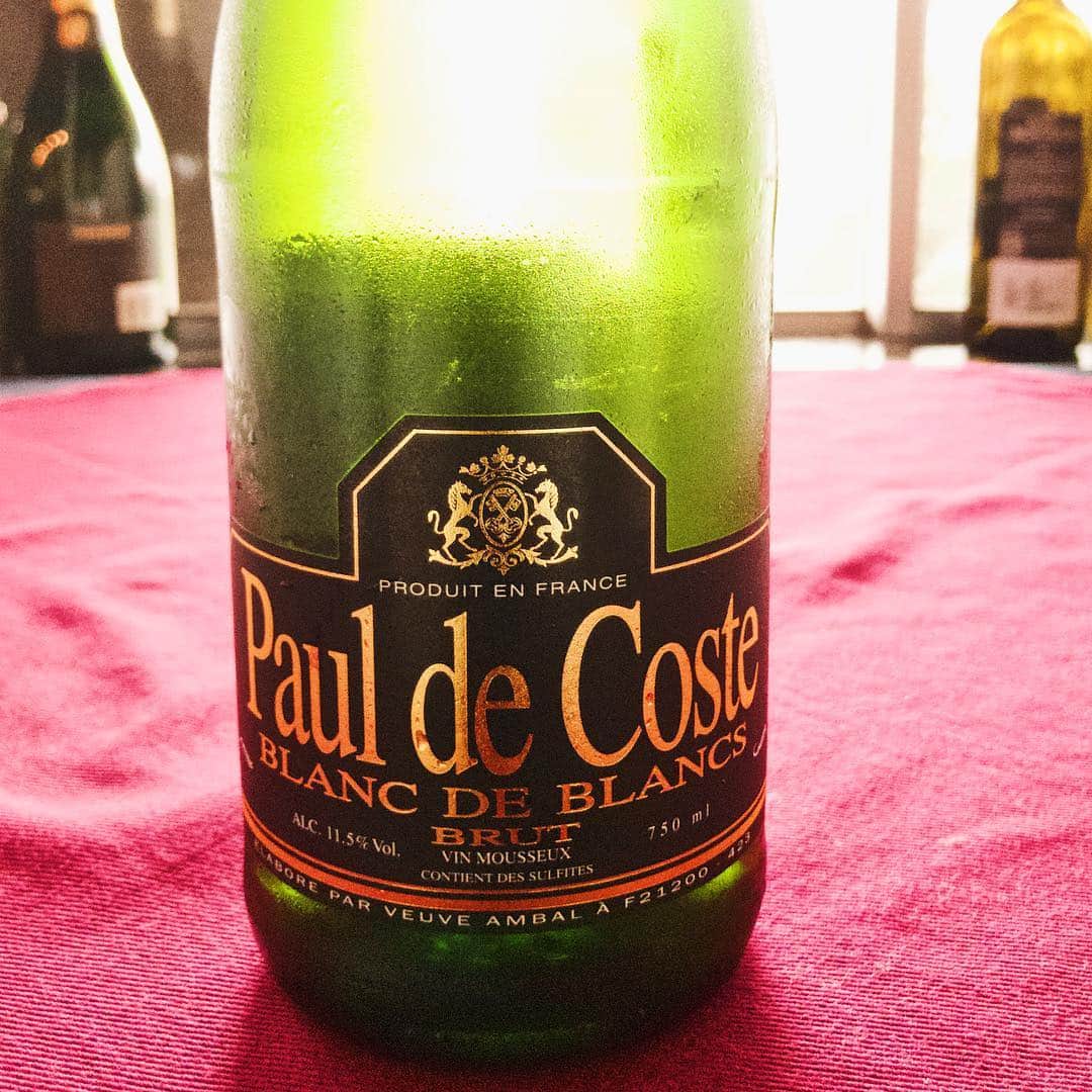 Barre de vin Kのインスタグラム：「６月の憂鬱な天気なんか吹き飛ばしてくれるはず 今夜のテイスティング #早く来ればラッキー #あなたもテイスティングをして下さい #ソムリエ気分を味わって #2019.6.5 20:00 スタート #Barre de vin K」