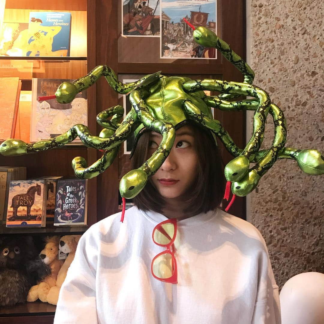 クリスタルさんのインスタグラム写真 - (クリスタルInstagram)「🐍🐍🐍 @jessica.syj」6月5日 15時53分 - vousmevoyez