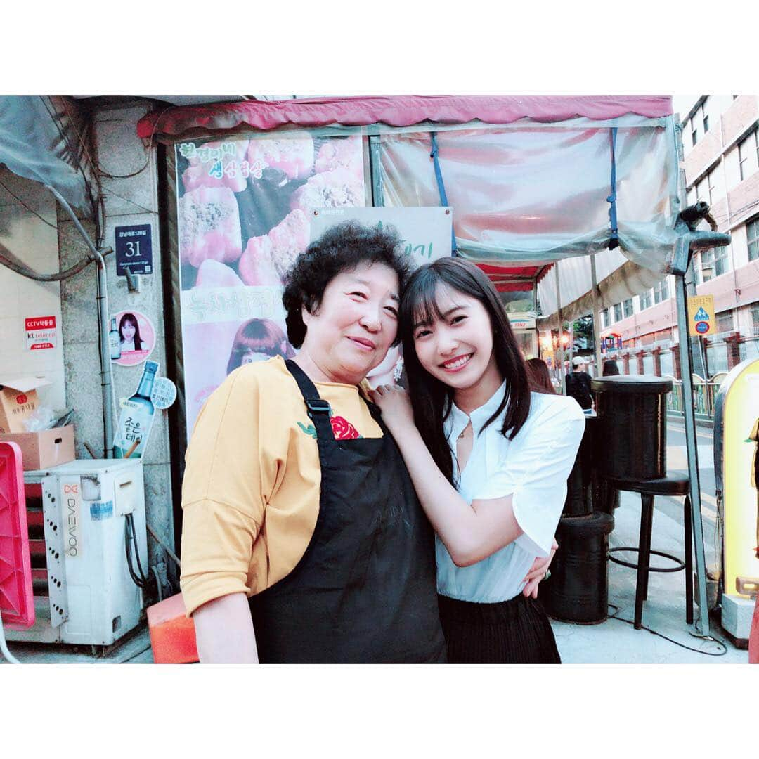 佐野ひなこさんのインスタグラム写真 - (佐野ひなこInstagram)「おばちゃんすごい優しかった😊❤︎ サムギョプサル作ってくれたおいしかった。 #韓国旅行」6月5日 17時39分 - hinako_sano