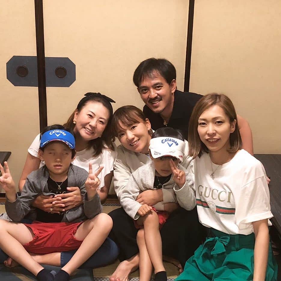 佐伯三貴のインスタグラム：「昨日は知り合いのご家族と智恵ちゃんご飯でした😊💕💕 息子の啓ちゃん、海くんが可愛すぎてミキも智恵もメロメロになっちゃいました😍❤️」