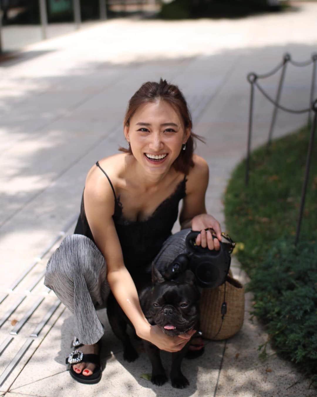 白雪のインスタグラム：「まるで自分の犬。ふじまる君ありがとう🐶 Was fun photo shoot.  Photo : @ryojesse」