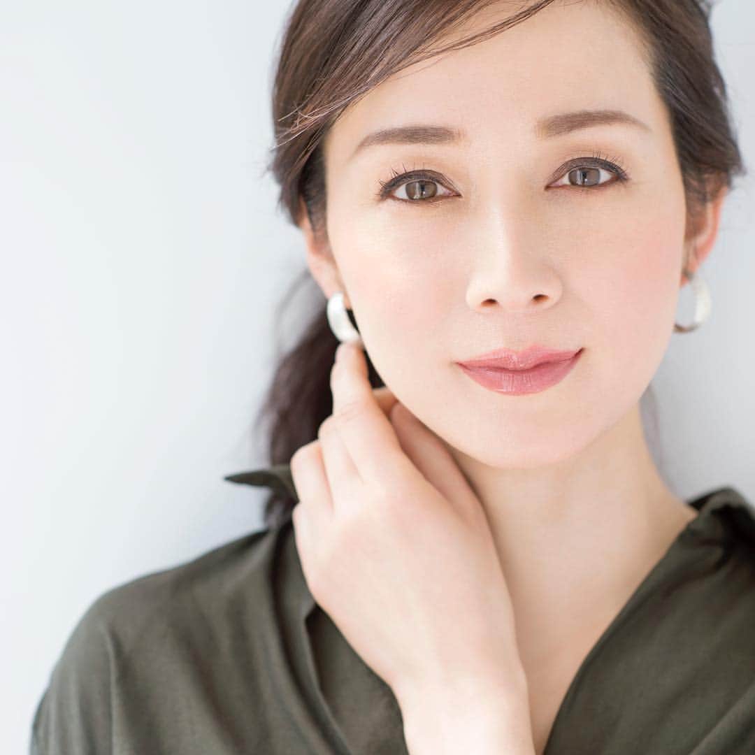 竹中友紀子のインスタグラム：「プロフィール写真、変えてみました✨ ・ #撮影 ... #玉置順子 さん #ヘアメイク ... #Sai さん #モデル ... #竹中友紀子  こちらもnewコンポジ候補の一つ。 いつも綺麗にしていただき、ステキに撮っていただき、本当にありがとうございます💄📷 ・ ・ #作品撮り #作品撮影 #宣材写真 #宣材 #model #モデル #コンポジット #セレクト中」