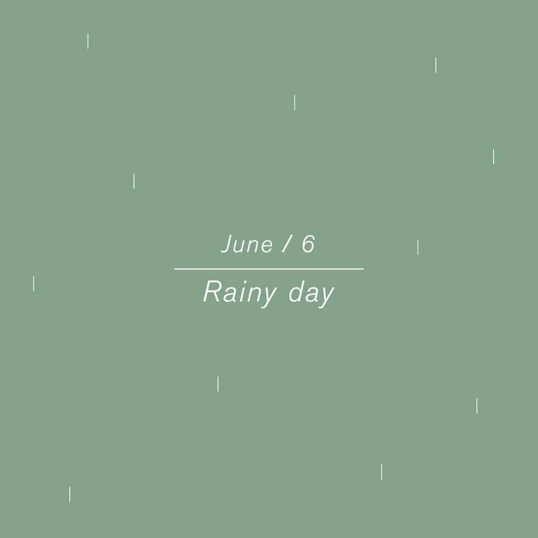 FULLERY BOTANICAL（フレリーボタニカル）のインスタグラム：「Someday in the rain. ⠀⠀ ある雨の日のこと。 ・ ・ #FULLERY #BOTANICAL #fullerybotanical #フレリー #フレリーボタニカル #ボタニカル柔軟剤 #rainy #雨の日 #☔️ @fullery_botanical」
