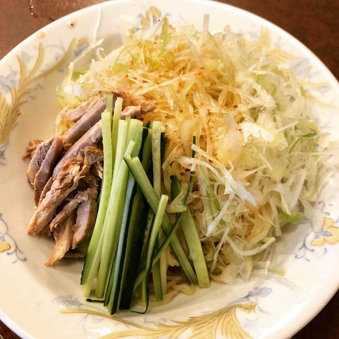 押田瑞穂のインスタグラム：「ジメジメを吹き飛ばす冷やしねぎそば。さっぱり。美味♡ #鶏舎#冷やしねぎそば#池尻大橋#青葉台」