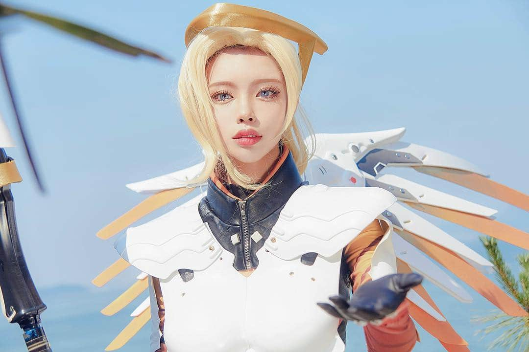 HAIMさんのインスタグラム写真 - (HAIMInstagram)「Overwatch - Mercy #overwatch #overwatchmercy #mercy #cosplay #cosplayer」6月6日 18時14分 - haim__s