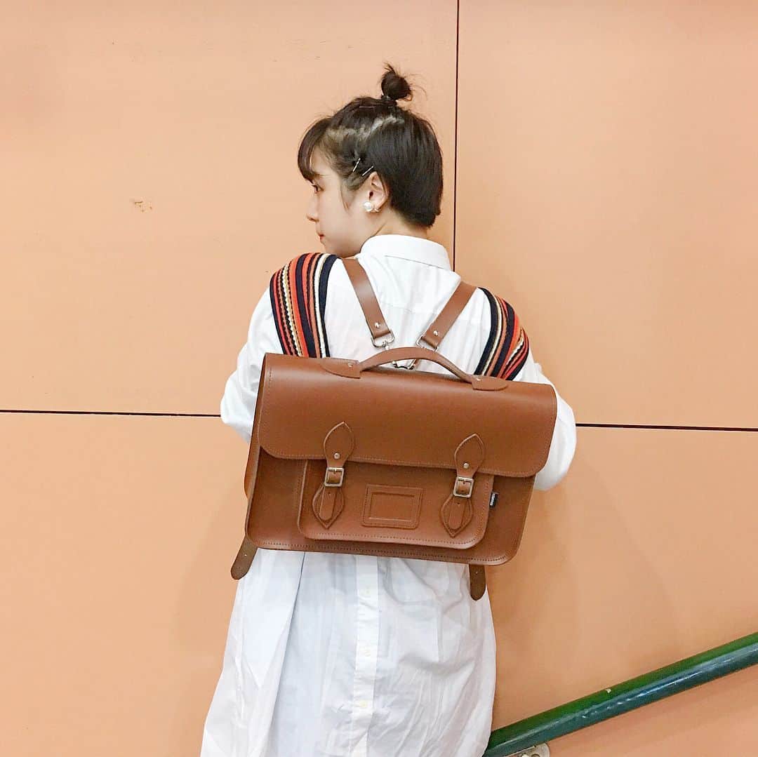 光永さんのインスタグラム写真 - (光永Instagram)「ずっと欲しかった、ブリティッシュなレザーバッグをゲットした！！！👜 私立のランドセルみたいなのが良くて🌈  @zatchels_japan にて、色と形迷いに迷ってこちらにしました！！！ かわいい。可愛すぎる。 雑誌FUDGE等にもよく取り上げられてるブランドで、本当に心底おススメです。 . . #bag #zatchels #ザッチェルズ #FUDGE #レザーバッグ #ランドセル」6月6日 18時56分 - hinata_official__
