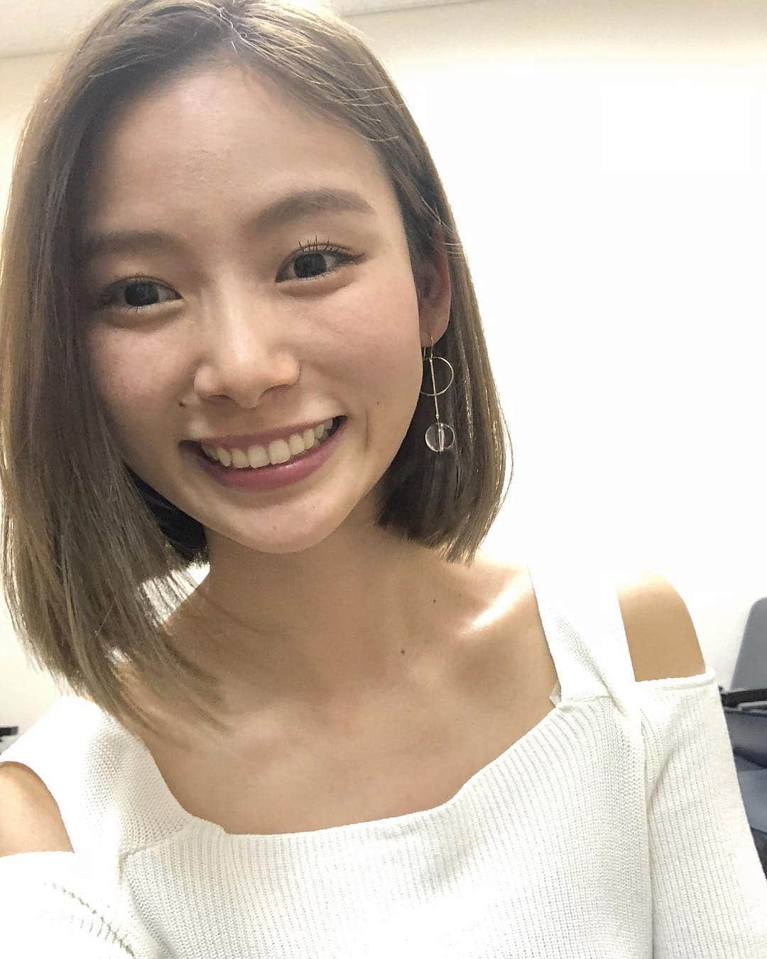 朝日奈央さんのインスタグラム写真 - (朝日奈央Instagram)「今日は二本とも共演者の方が初めましての方が多かったので、めっちゃ緊張しました。 SNSにアップしようと自撮りしてみたんだけど、作り笑顔で終わった。 #作り笑顔」6月6日 20時18分 - pop_step_asahi