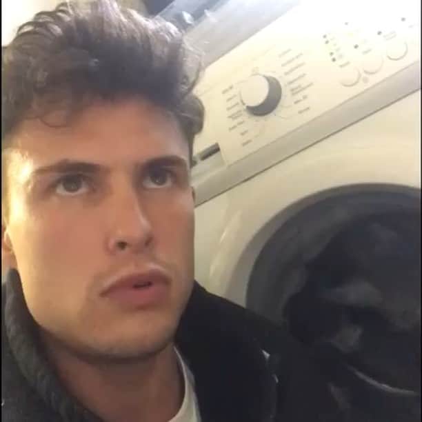 トビー・レグボのインスタグラム：「Chores. A film by @arnasfederman」