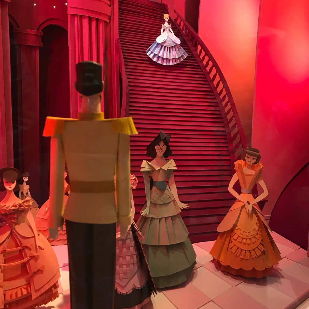 井上咲楽さんのインスタグラム写真 井上咲楽instagram ツートンカラー上田さんの手にかかれば100倍楽しく見られるシンデレラ城 本当にすごい ディズニー ディズニーランド 35周年ディズニー 35周年tシャツ Disney Disneyland