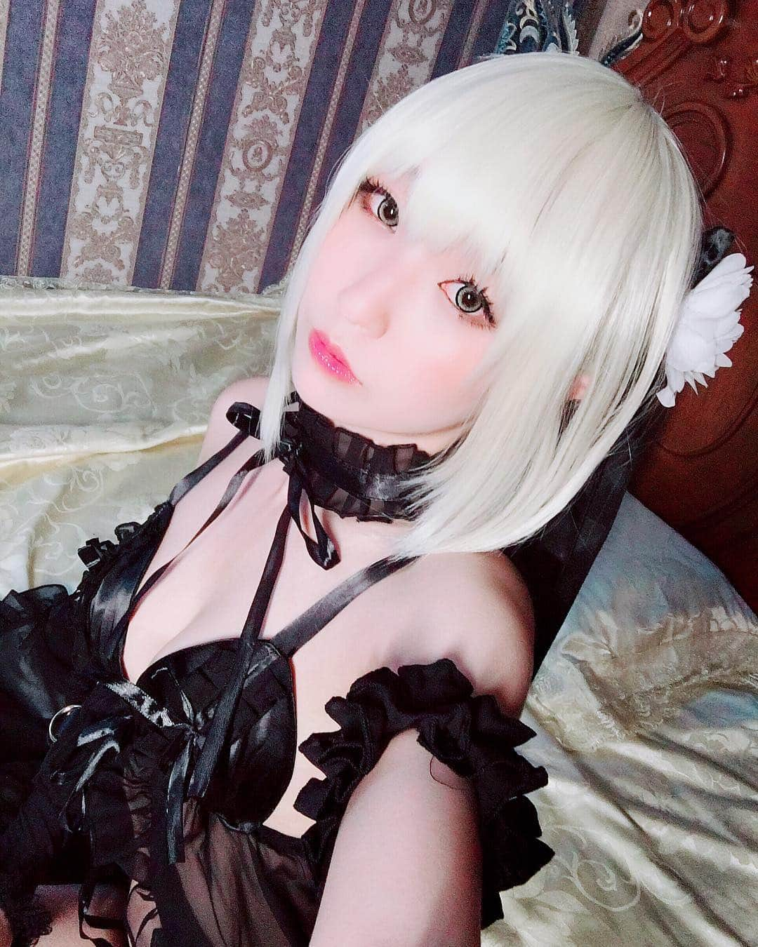 Sherryさんのインスタグラム写真 - (SherryInstagram)「- Look at me. #cosplay #fate #fategrandorder #saberalter #silverxherecosplay」6月7日 18時38分 - silverxhere