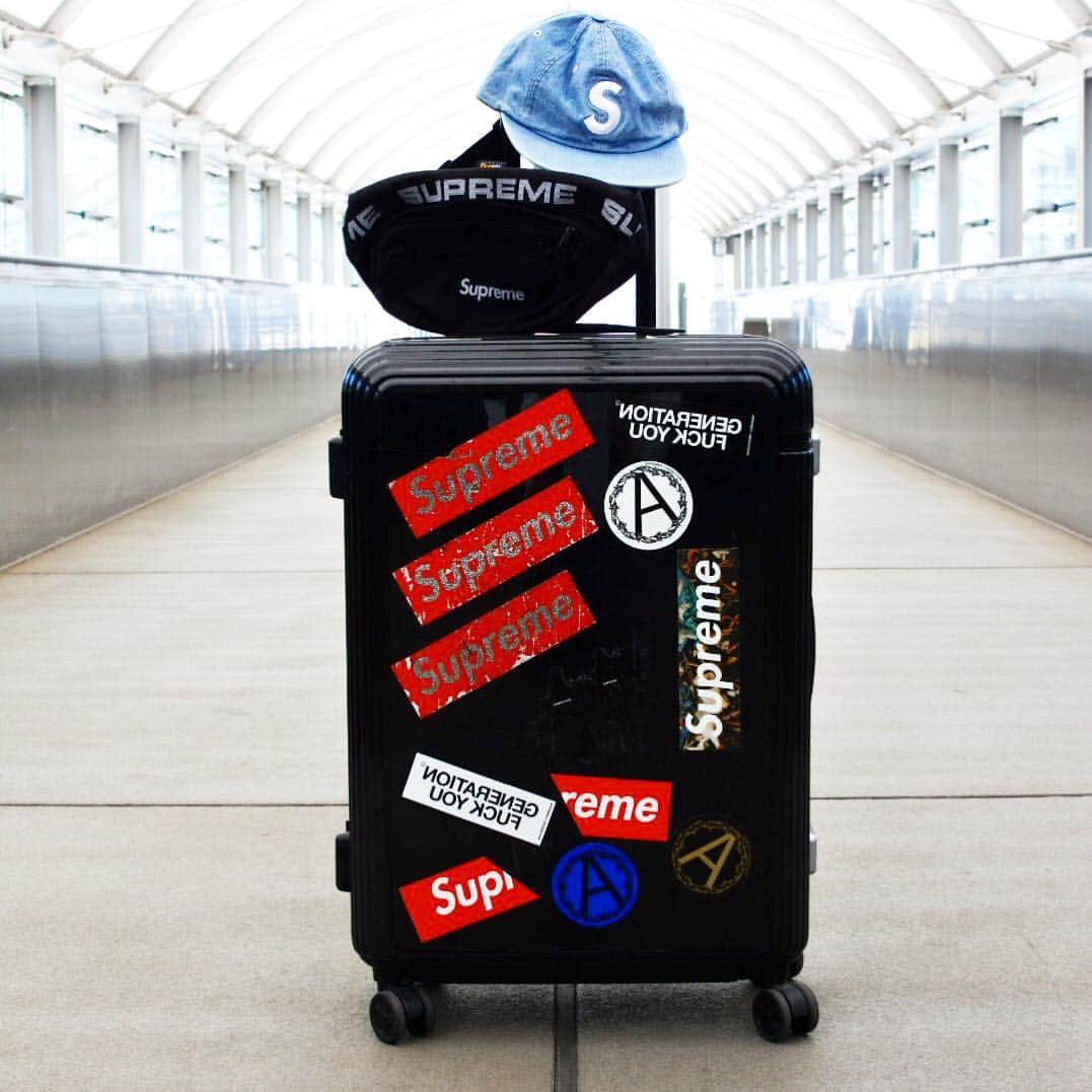 Yukioのインスタグラム：「🇺🇸Heading to U.S.🇺🇸 . . . . #ootd #outfit #outfitsociety #homelessoutfits #clubstreetstyle #bestofstreetfashion #beststreetoutfit #backtominimal #streetwearstyle #trueoutfit #headlessfits #hypedstreets #hypebae #outfitoffuture #outfitberloga #supreme #supremenyc #supremetokyo #supremecap #ハイストリート #ストリートコーデ #ストリートスナップ #ストリートファッション #ストリート #ストリートスタイル #シュプリーム  __________________________________________ @beststreetoutfit @bestofstreetwear @outfitoffuture @worldofstreetstyle @clubstreetstyle @hypebeast @hypedhaven @hypedstreets @hypebeaststyle」