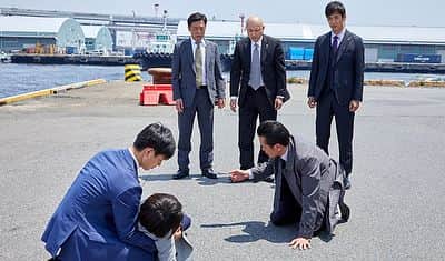 のインスタグラム：「. ‪ついに今夜‼️‼️‬ ‪「未解決の女」最終回 拡大SP👩🏻‍💼✨✨‬ ‪凶弾に倒れた矢代朋の運命は⁉️ 第6係は3億円💴強奪事件の謎を解明できるのか⁉️‬ ‪そして💨このあと8時〜放送の‬ ‪「警視庁・捜査一課長」とのコラボもお見逃しなく✨✨‬ . ‪#未解決の女 #波瑠 #鈴木京香 #沢村一樹 #遠藤憲一 #高田純次 #光石研 #工藤阿須加‬」
