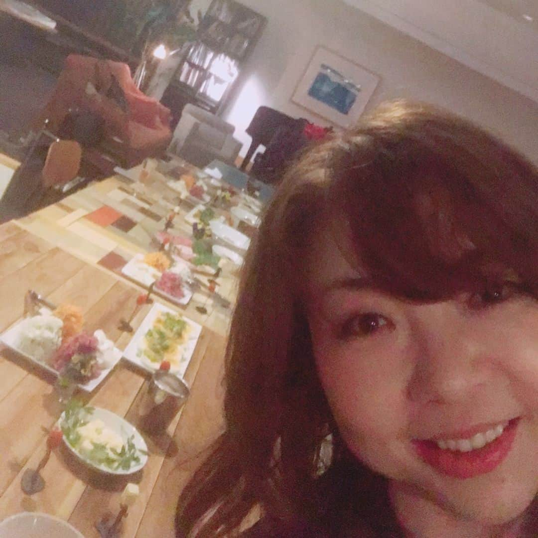 モモコさんのインスタグラム写真 - (モモコInstagram)「とある大物の方の誕生日会！ 今から始まります！ ワクワク💕 . #ハイヒールモモコ #👠 #👠🍑 #CHANEL #シャネラー #グルメ #誕生日 #東京 #小山ケーキ #ケーキ楽しみ」6月7日 20時35分 - highheel_momoko