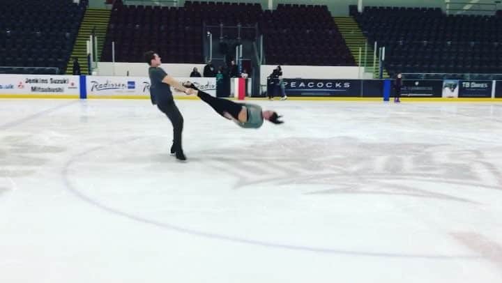 アナスタシア・オルソンのインスタグラム：「Exciting things to come! 💪🏼⛸」
