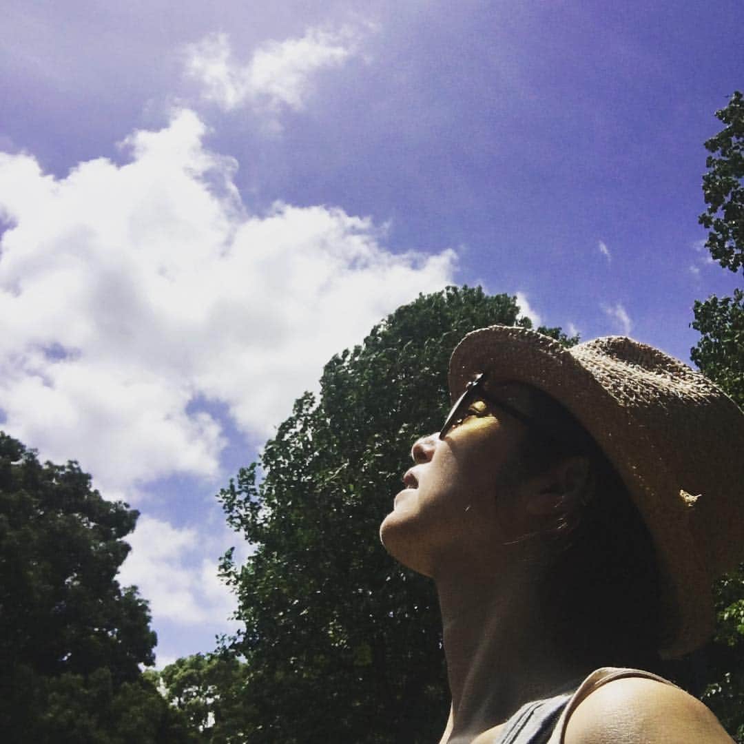 高岡早紀 さんのインスタグラム写真 - (高岡早紀 Instagram)「おはよー なんて、気持ちの良い日！ 朝からボディケアしてきたよ。。 #最近始めたトレーニング #今度紹介するね」6月8日 10時50分 - saki_takaoka