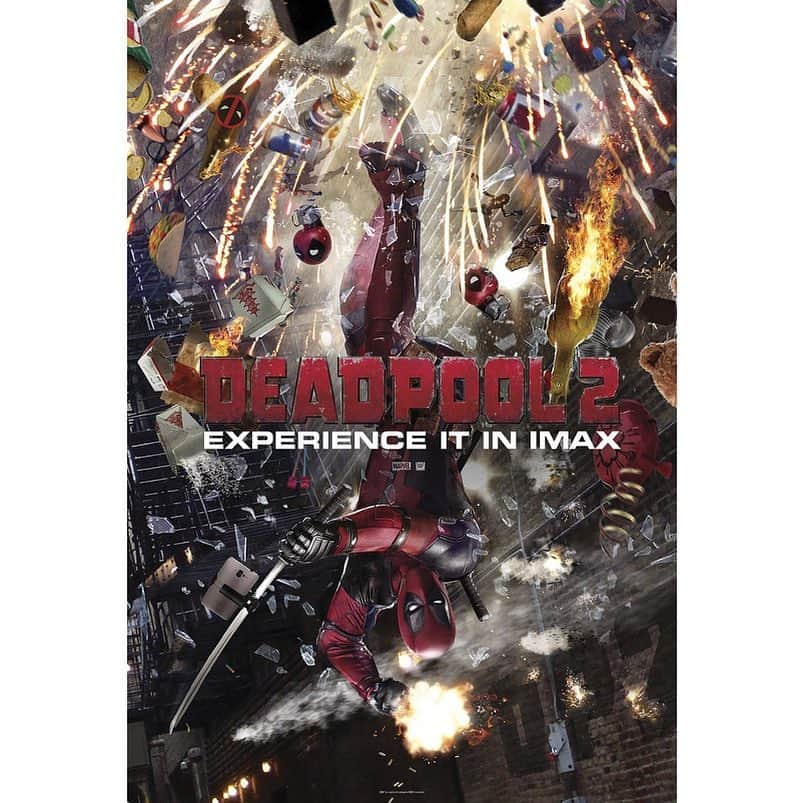 デッドプールのインスタグラム：「《IMAX限定》🎁入場者プレゼント第2弾❗6月9日（土）から配布だよん💕  オッきい俺ちゃんを観て、"特別デザインミニポスター"をもらおう❗　「#デッドプール 2」をIMAX版で観てくれた奴に、先着限定でこのミニポスターをプレゼント💕  詳細は公式サイトのニュースをチェック‼️ #デップー2 #デッドプール2 #告知プール #プレゼント」