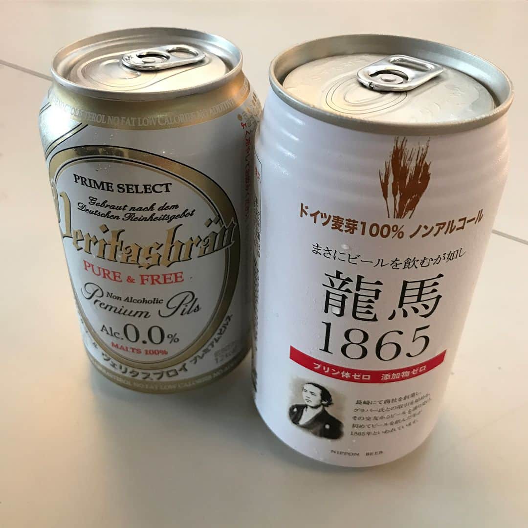 芦田桂子さんのインスタグラム写真 - (芦田桂子Instagram)「やっほーい！ 龍馬1865 🍺もらってん♬ • 休憩中にカメラマン @aratanikimihiko 氏とノンアルコールの無添加、糖質制限の話になり🍺はこれがオススメだよと頂きました♡ 写真3枚目ドイツビールVeritasbraiiもGoodとのこと🍺 • 運転中や仕事中にと書いてるけどいくらノンアルでもそんな時に飲む勇気ないかな....😰 • 日本で初めてビールを飲んだのが1865年龍馬だったらしいよ。 果たしてどんな顔して飲んだのかな.... • #龍馬1865 #ノンアルコールビール #ドイツ麦芽 #撮影中は飲めません #最初はビール党 #beer #bodycare #プリン体ゼロ #スタイリスト岡さん越しの #エセ関西弁 #芦田桂子」6月8日 16時08分 - keiko_ashida