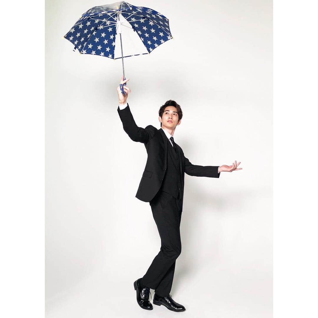 PRINCE OF LEGENDさんのインスタグラム写真 - (PRINCE OF LEGENDInstagram)「. ☂梅雨×王子シリーズ🌧 . ジメジメベトベト梅雨の季節は 憂鬱になりがち💦 そんな皆さんに、王子たちから ステキなプレゼント✨ . 本日は... 先生王子・結城理一‼️ . 🤴「 Let's dance in the beautiful rain!｣☔ . #Team先生 #町田啓太 #princeoflegend」6月8日 16時26分 - prince.of.legend