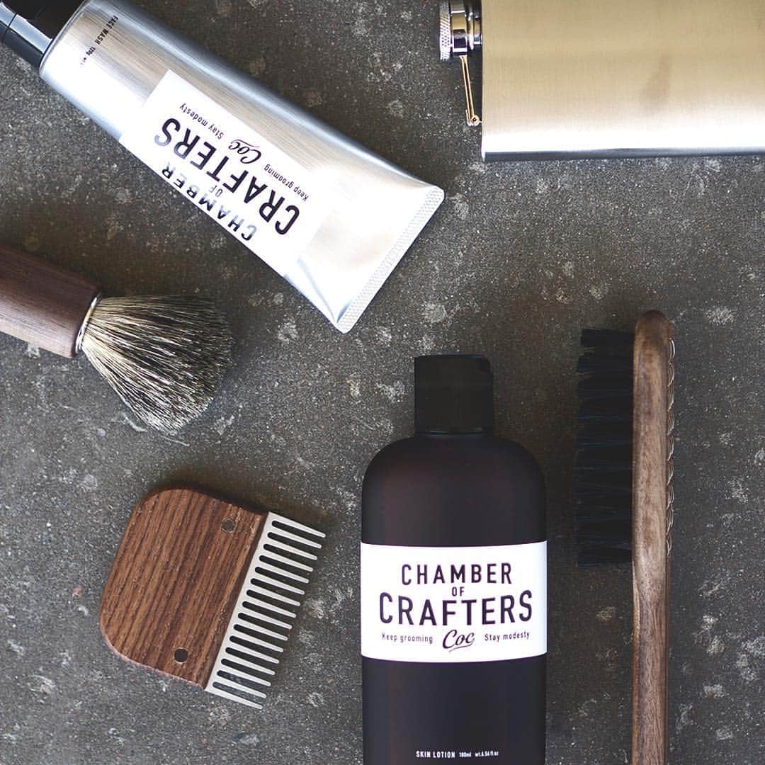 CHAMBER OF CRAFTERSのインスタグラム：「本物だけを厳選して、一枚も二枚も上手に。 ⠀⠀ ▶︎Instagramで直接買い物ができる、Shop Now機能が追加されました！画像をタップでご購入可能😎 ⠀⠀ #CHAMBEROFCRAFTERS #チェンバーオブクラフターズ #COC @chambercrafters」