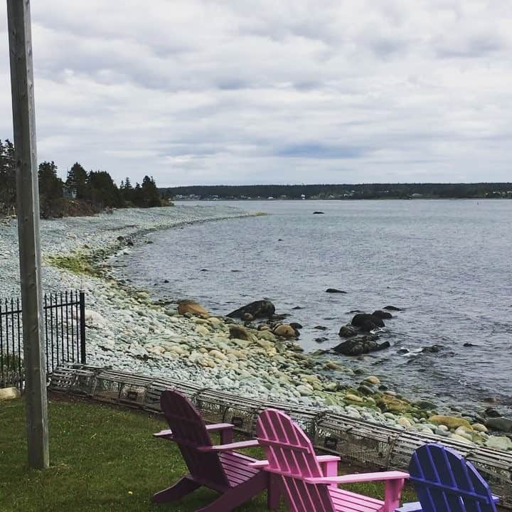 ブライアン・オーサーのインスタグラム：「A beautiful cottage along the #easternshorenovascotia .  Thanks to our hosts Terry and John」