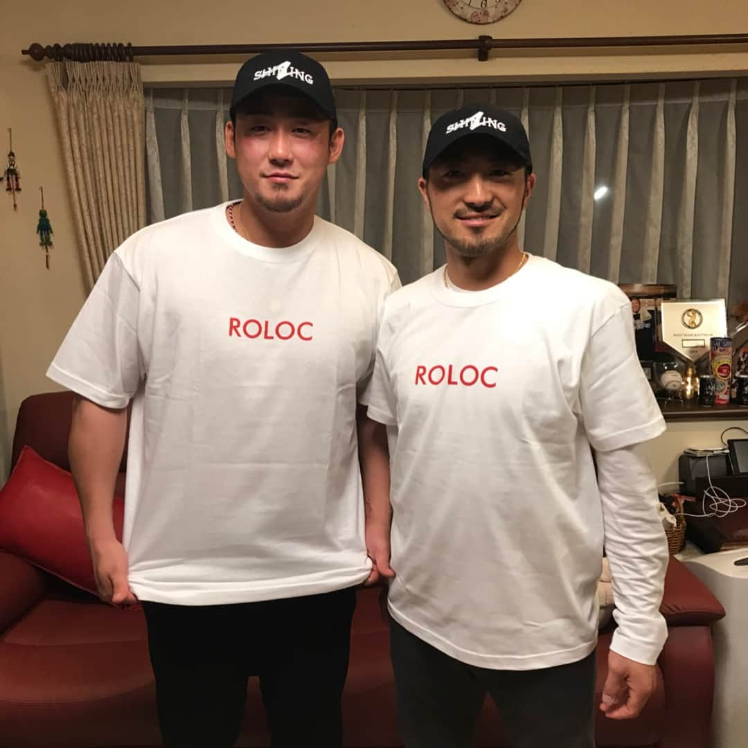 中田翔さんのインスタグラム写真 - (中田翔Instagram)「皆さんお疲れ様です！ ロロック新商品もらいました(^.^) キクと！笑 #中田翔#カープ菊池#ロロック」6月8日 23時27分 - shonakata_official