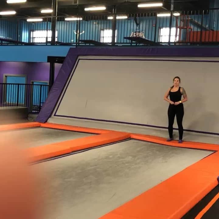 ティーガン・プレスリーのインスタグラム：「#flashbackfriday to earlier this week when I did multiple backflips like the old days. 😎  #teaganpresley #flashback #friday #fbf #trampoline」