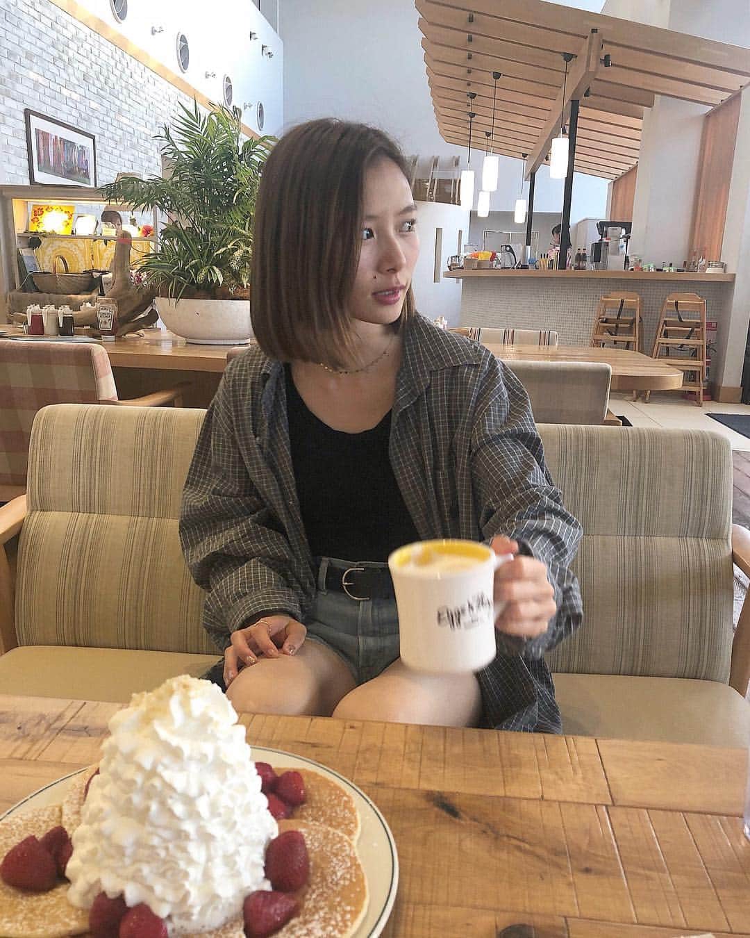 朝日奈央さんのインスタグラム写真 - (朝日奈央Instagram)「いただきまー  あ。 #妹と #パンケーキ #eggsnthings#🥞」6月9日 5時26分 - pop_step_asahi