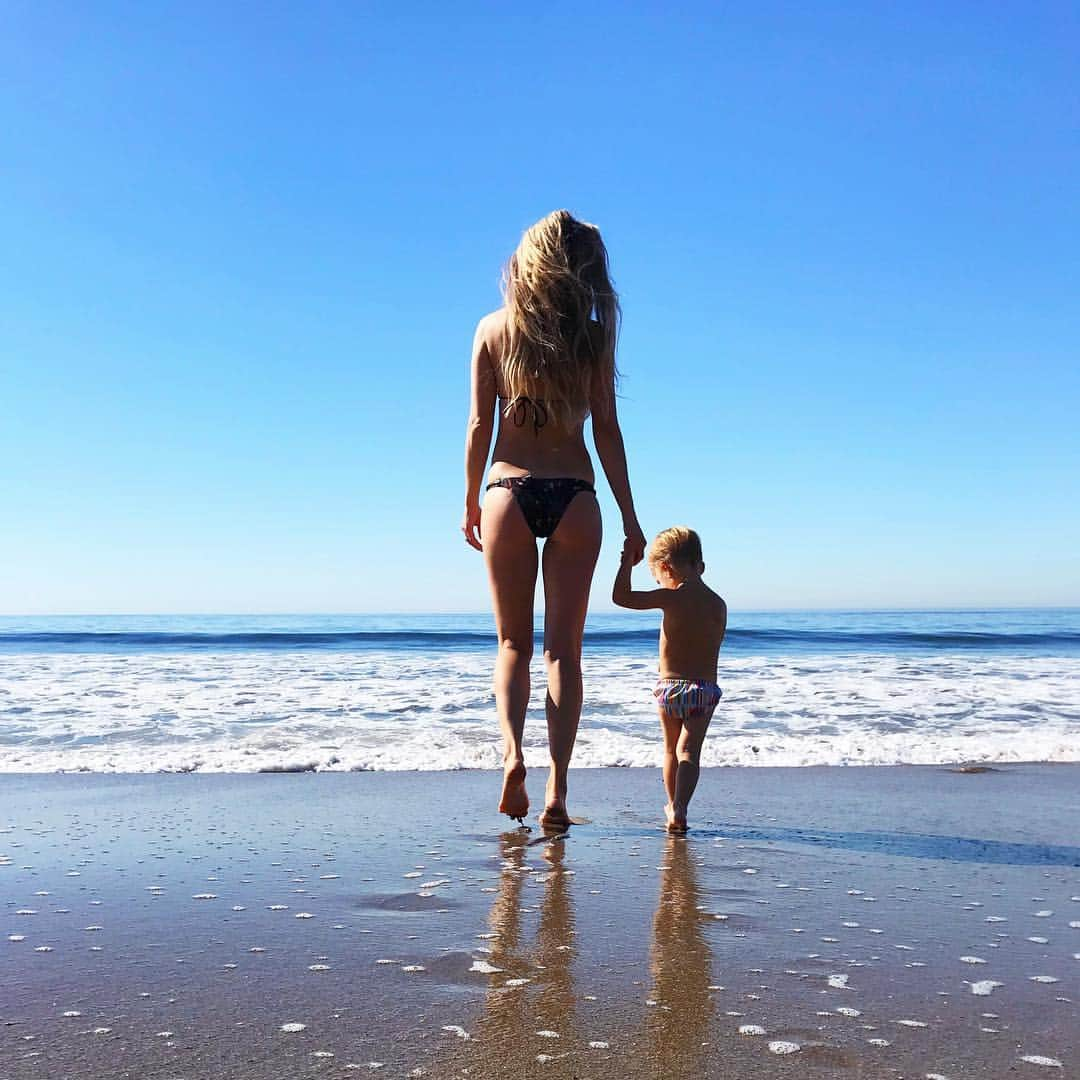 マリサ・ミラーのインスタグラム：「Happy World Oceans Day 🌎💙🌊」