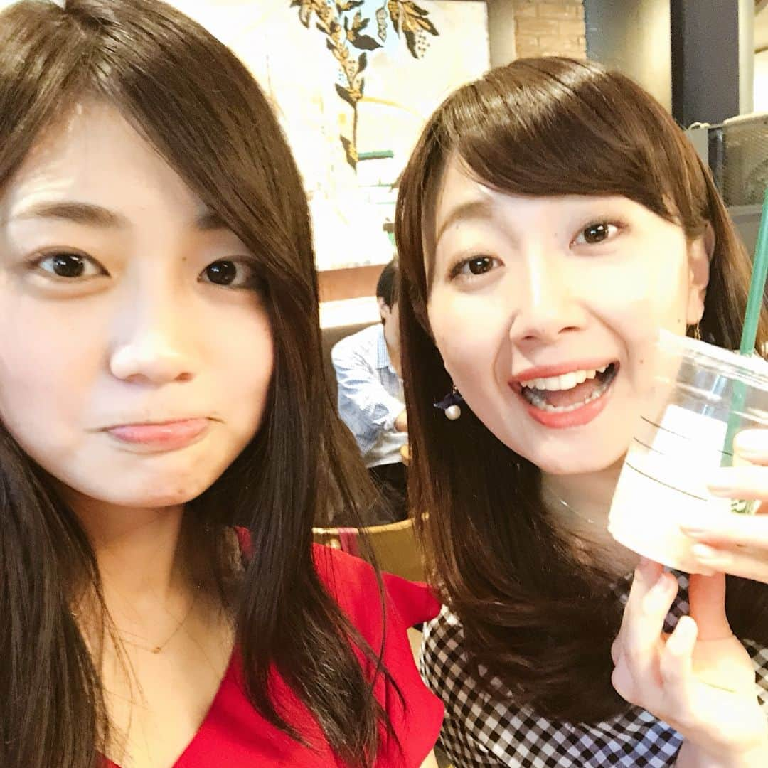 佐竹明咲美さんのインスタグラム写真 - (佐竹明咲美Instagram)「先日東京に行ったとき、 大学時代の友達、ななちゃんに会ってきました♪ 仕事で共感する部分もたくさんあったり、大学時代の懐かしい話をしたり、ずーっと喋りっぱなしでした😚❤️ 癒されるなぁ( ´ ▽ ` )  ランチは、天満屋岡山店で開催されていたイタリア展の取材で知った、六本木のジャンカルロTokyoへ！ 絶品ピザをペロリといただきました😋 取材でお世話になった小曽根シェフと📷 イタリアのピザの大会で日本人初優勝した方なのです🏆 私のことも覚えてくださっていました(;o;) . . そのあとカフェでまったり♪  そんなななちゃん、CMやテレビ東京の番組などにも出演しているのでご注目です(*^^*)！ #東京 #六本木 #ジャンカルロ東京 #村上奈菜 ちゃん #アツアツが食べたくて10秒くらいで撮った写真 #それにしてはうまく撮れたと自負 #花粉症が急にひどくなった #ネズという植物の花粉があるらしい」6月9日 10時08分 - asami_satake