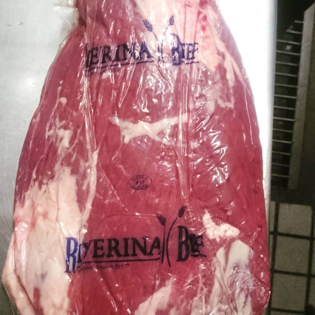 かるび家三宮店のインスタグラム：「もうすぐ#グラントメニュー 変更しまーーーす。おいしい#お肉 がたくさん入ります。#国産牛 や#栗豚 など色々入ります！ 楽しみにしててください #カルビ #三ノ宮 #焼き肉」